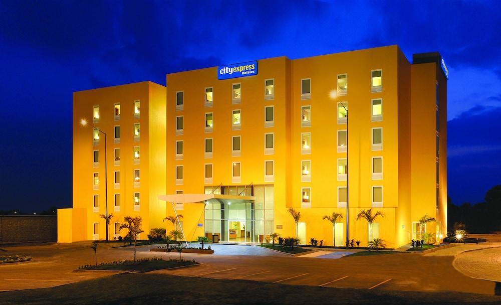 City Express By Marriott Irapuato Norte المظهر الخارجي الصورة